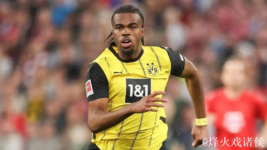 主裁：安萨拉拉扯丘库埃梅卡未判罚？属轻微动作